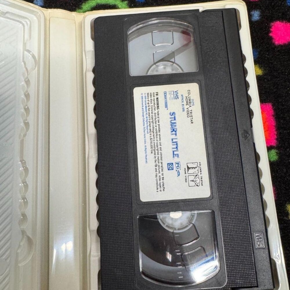STUART LITTLE VHS - Picture 3 of 3